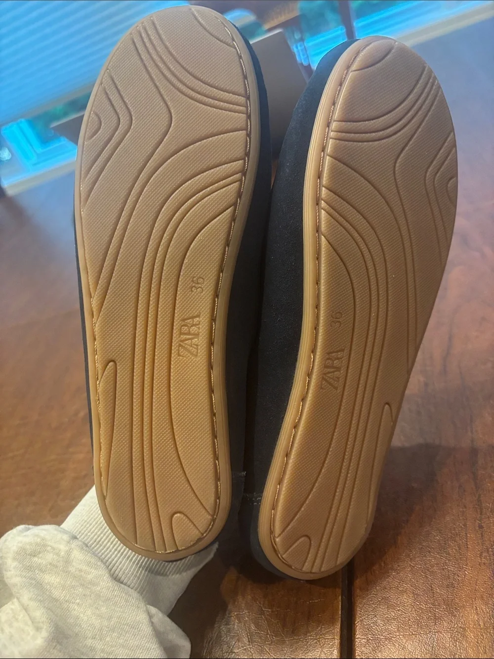 Brand new Zara Kids Navy Suede Moccasin Loafers size 36 EUR USA size 4!